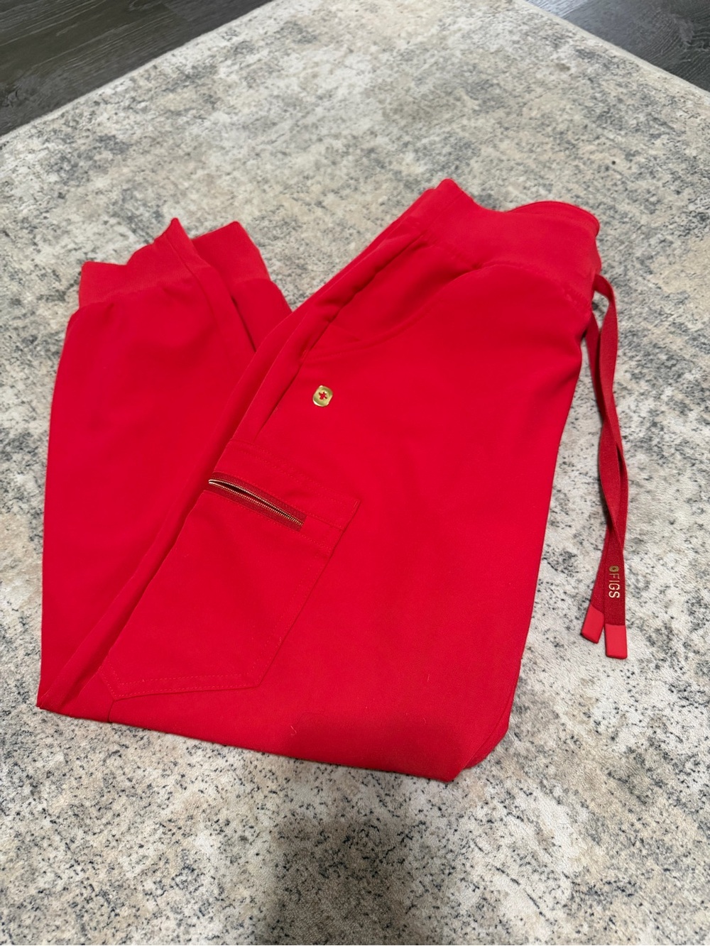 Figs women’s Bright Red Jogger Sweatpants with Drawstring